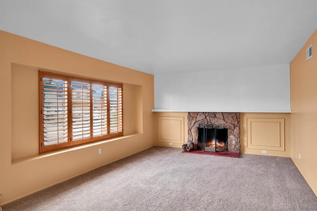 4046 Glading Property Photo 4