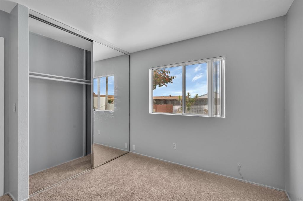 4046 Glading Property Photo 10