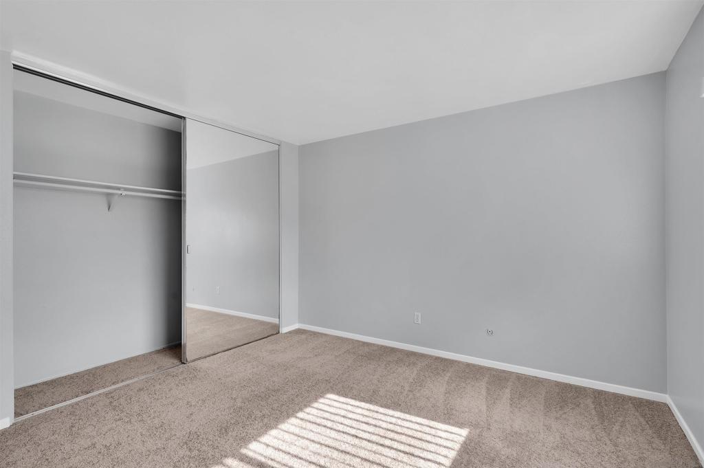 4046 Glading Property Photo 11