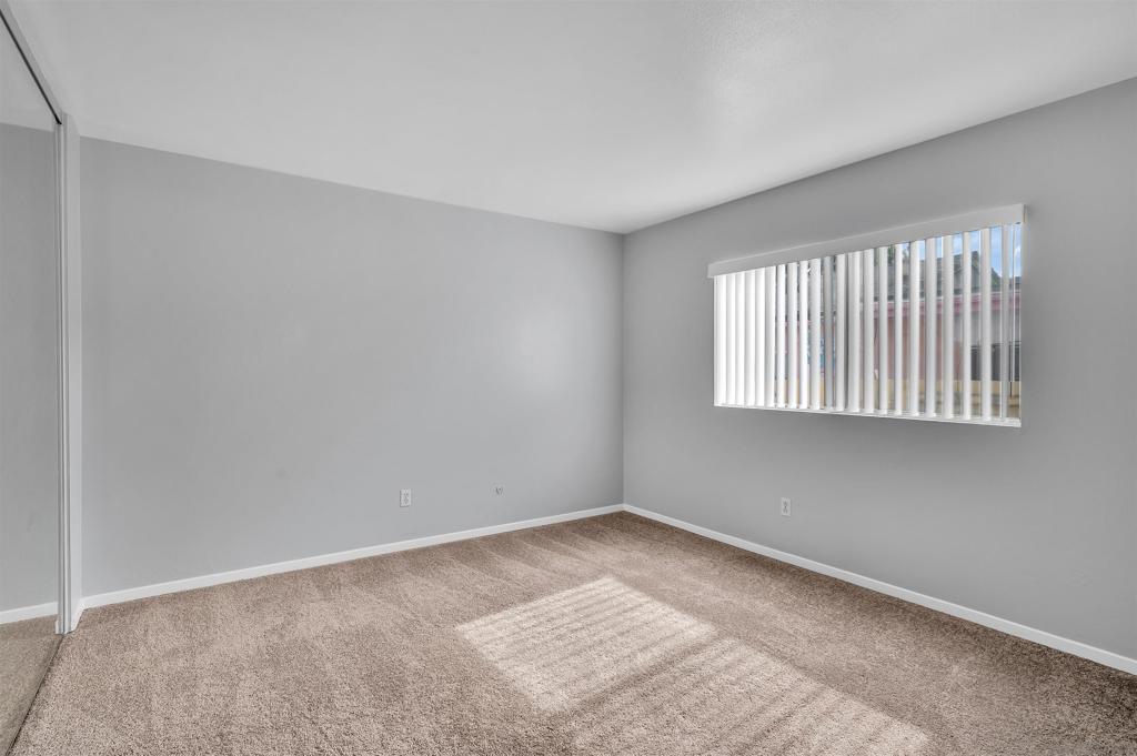 4046 Glading Property Photo 12