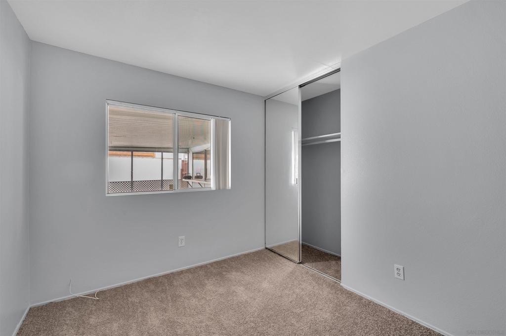 4046 Glading Property Photo 14