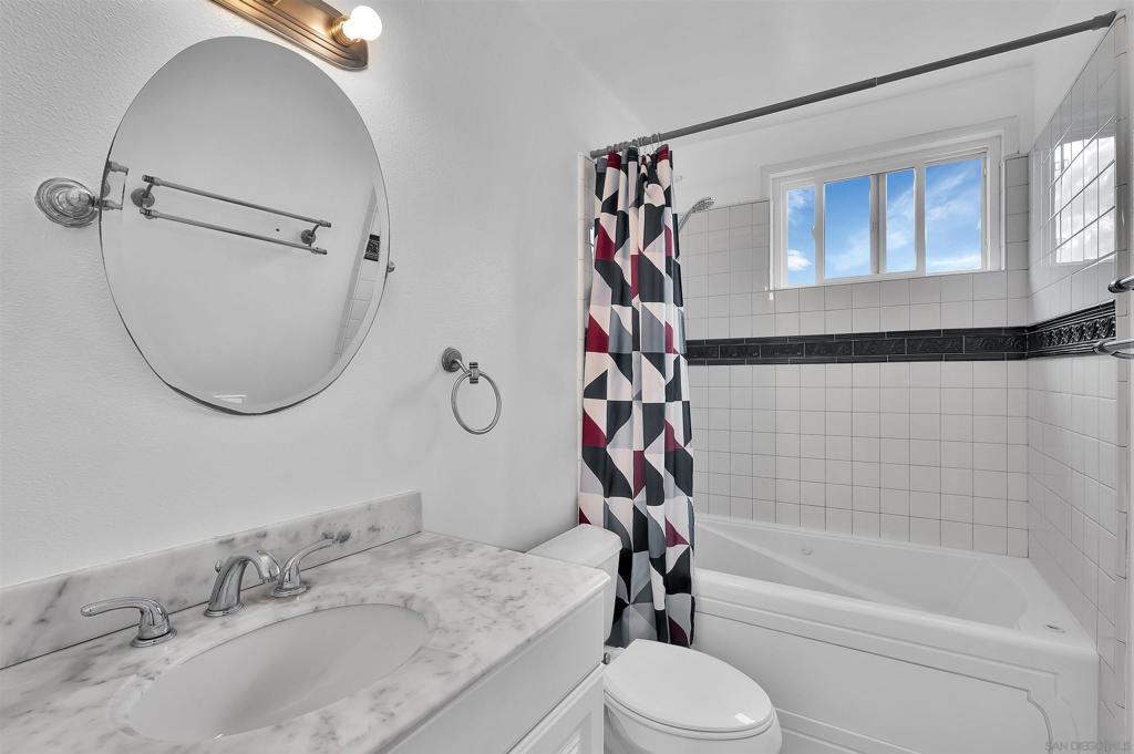 4046 Glading Property Photo 15