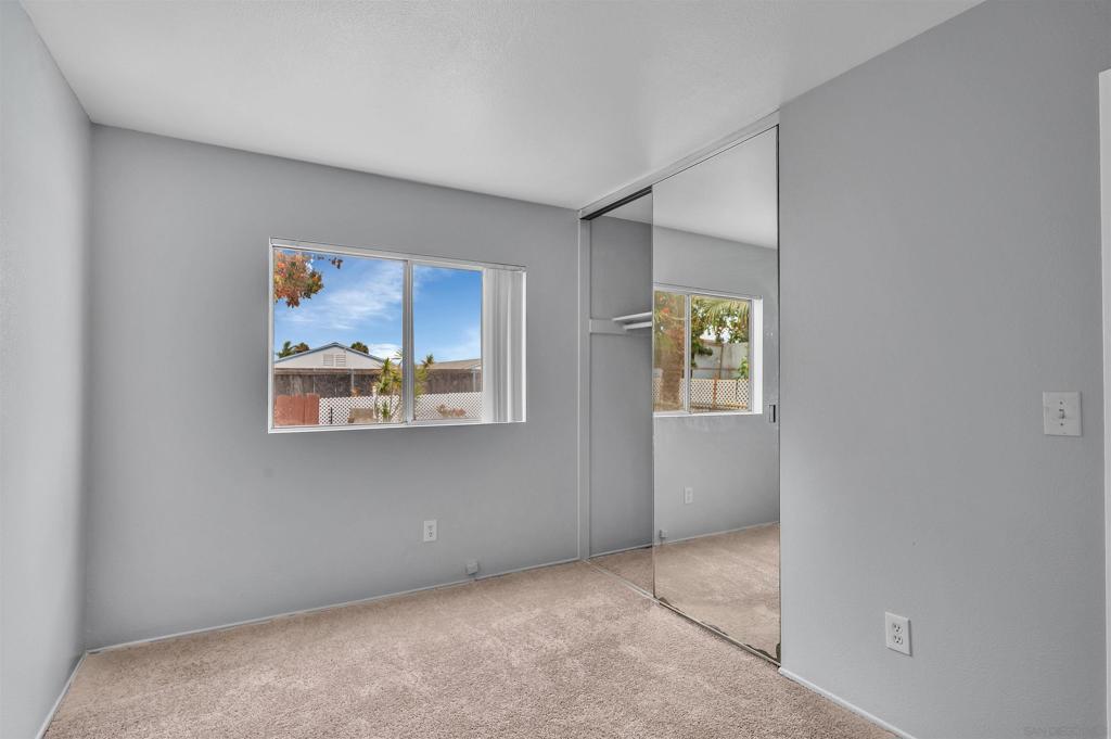 4046 Glading Property Photo 16