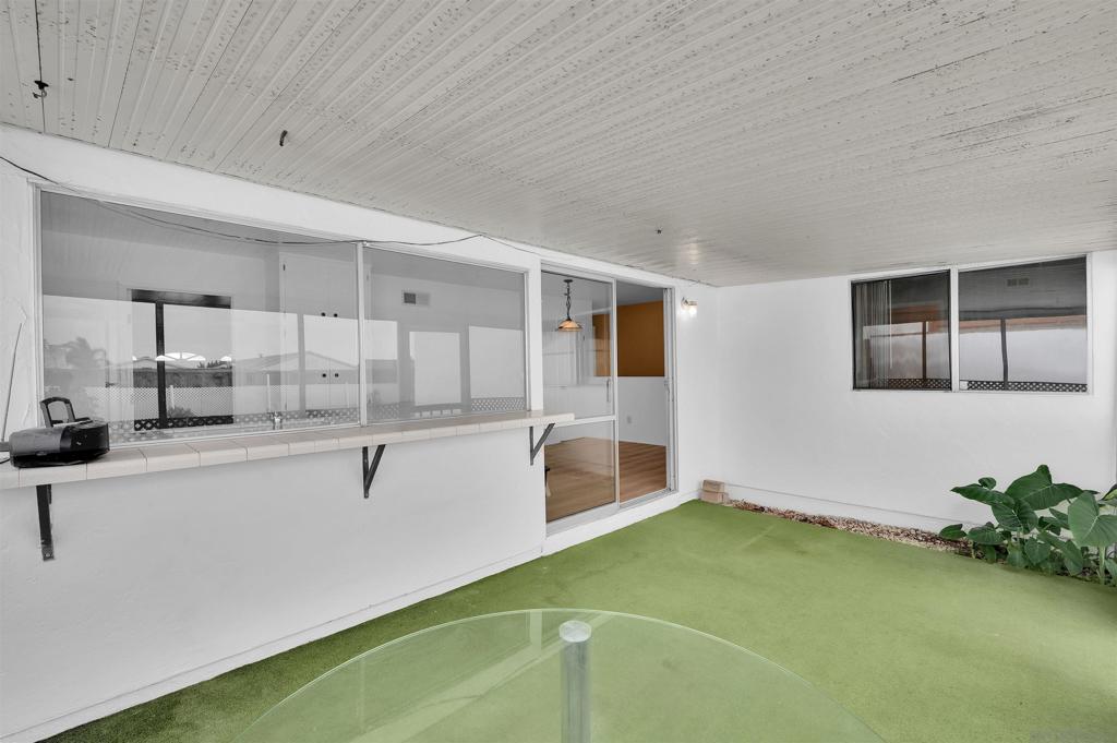 4046 Glading Property Photo 20