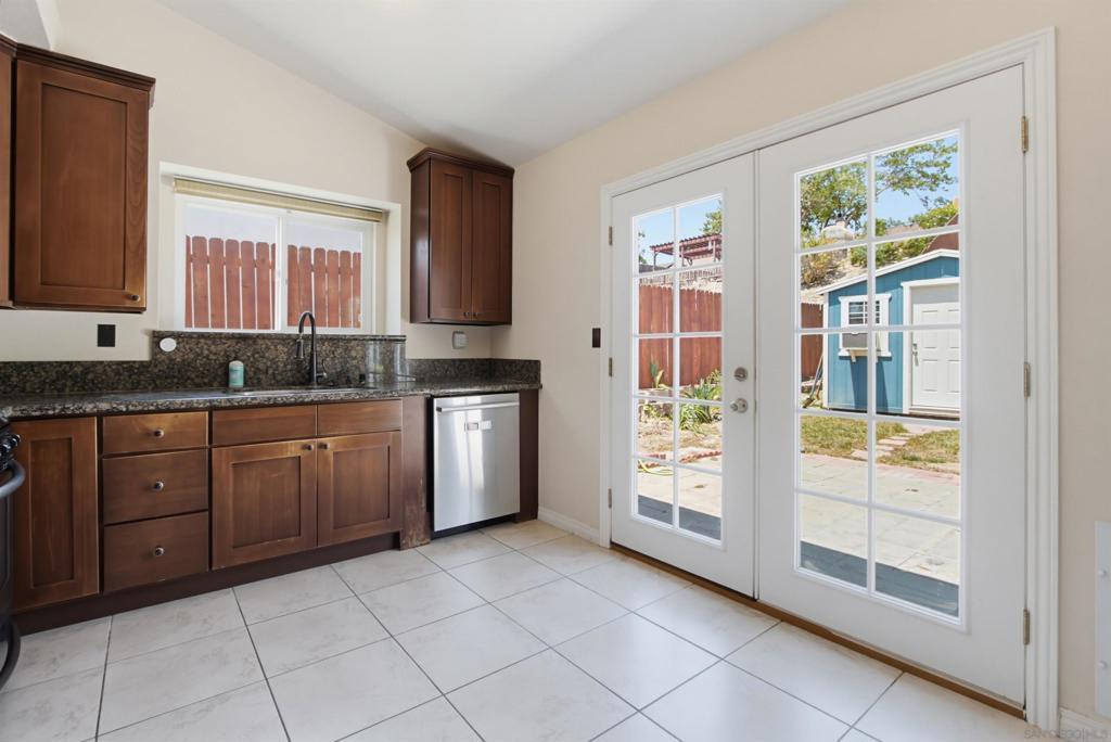 5117 Greenbrook Property Photo 11