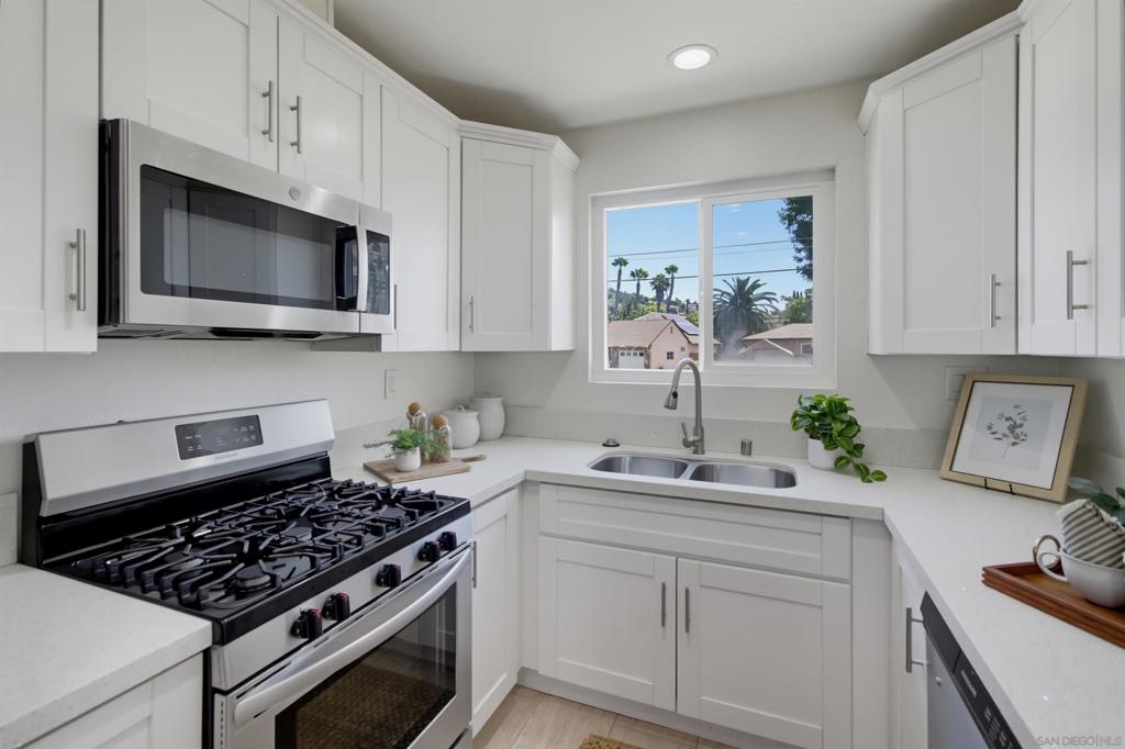 3468 Trophy Property Photo 12
