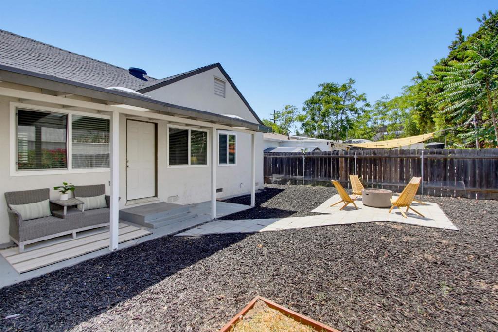 3468 Trophy Property Photo 18