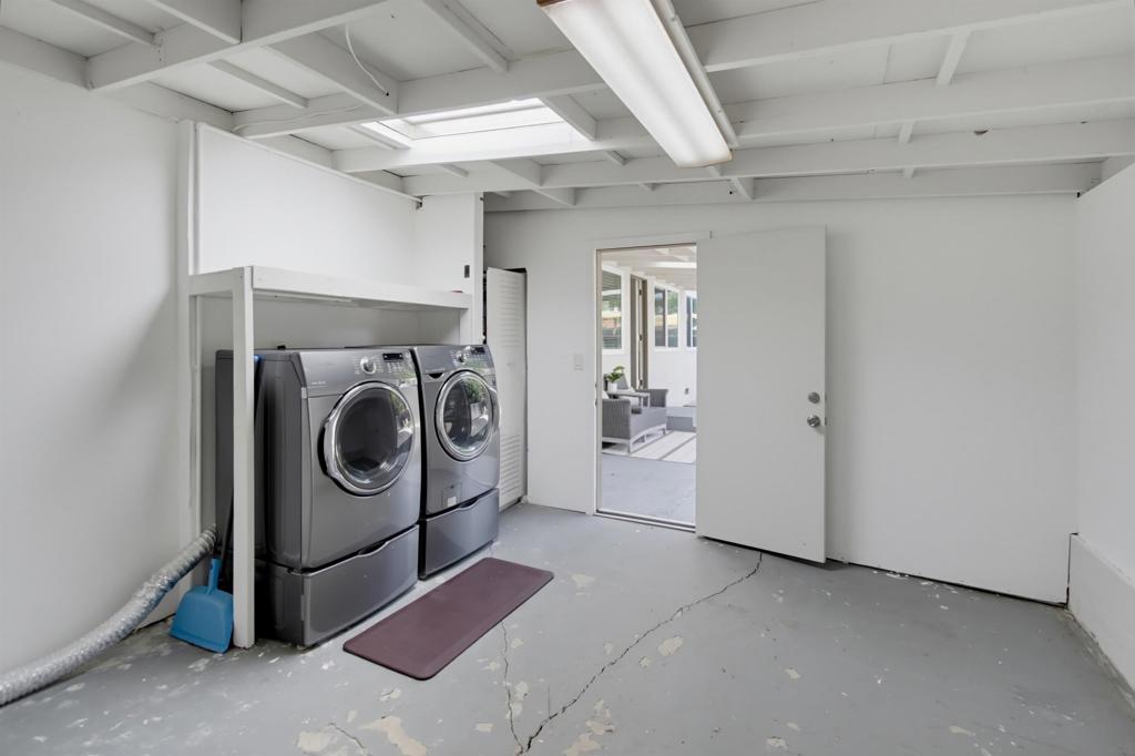 3468 Trophy Property Photo 47