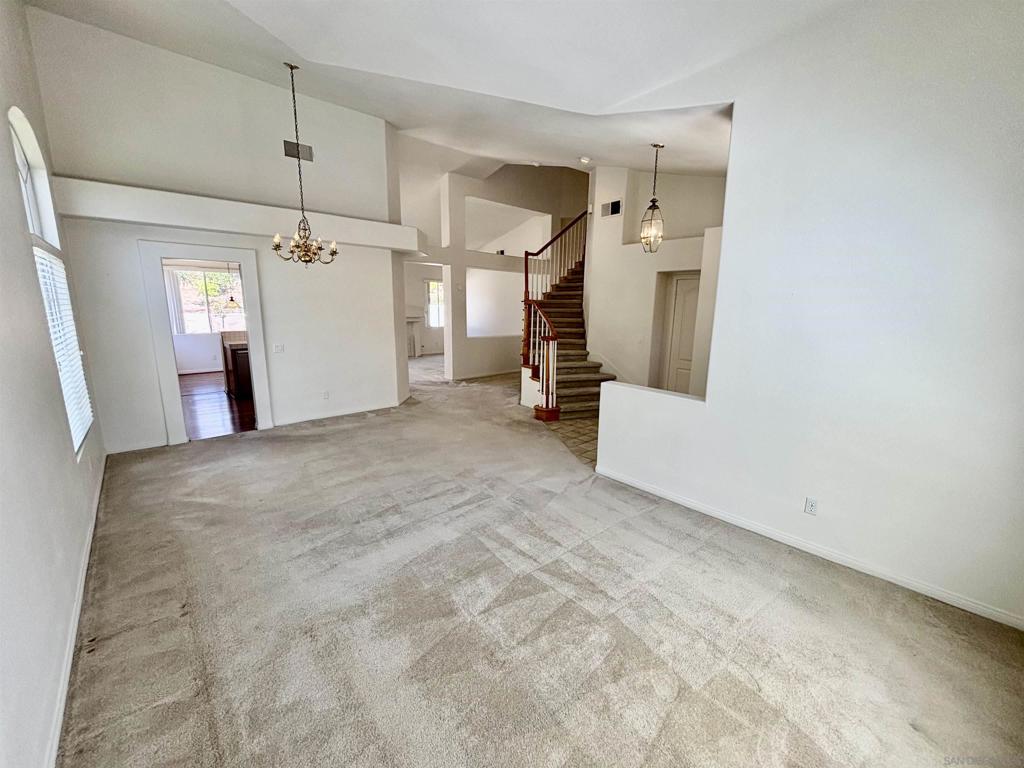 653 Cantara Ln Property Photo 3