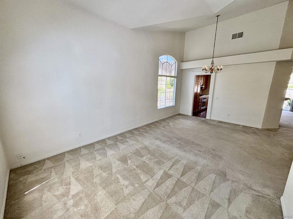 653 Cantara Ln Property Photo 4