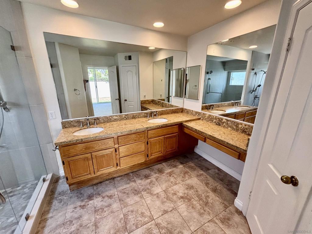 653 Cantara Ln Property Photo 19