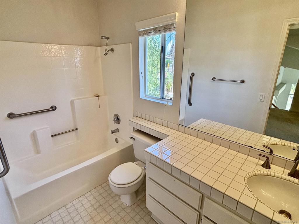 653 Cantara Ln Property Photo 26