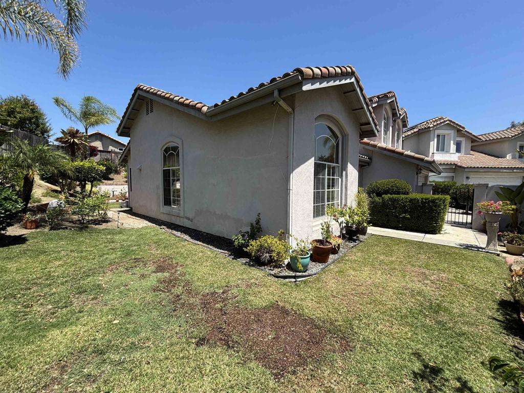 653 Cantara Ln Property Photo 29