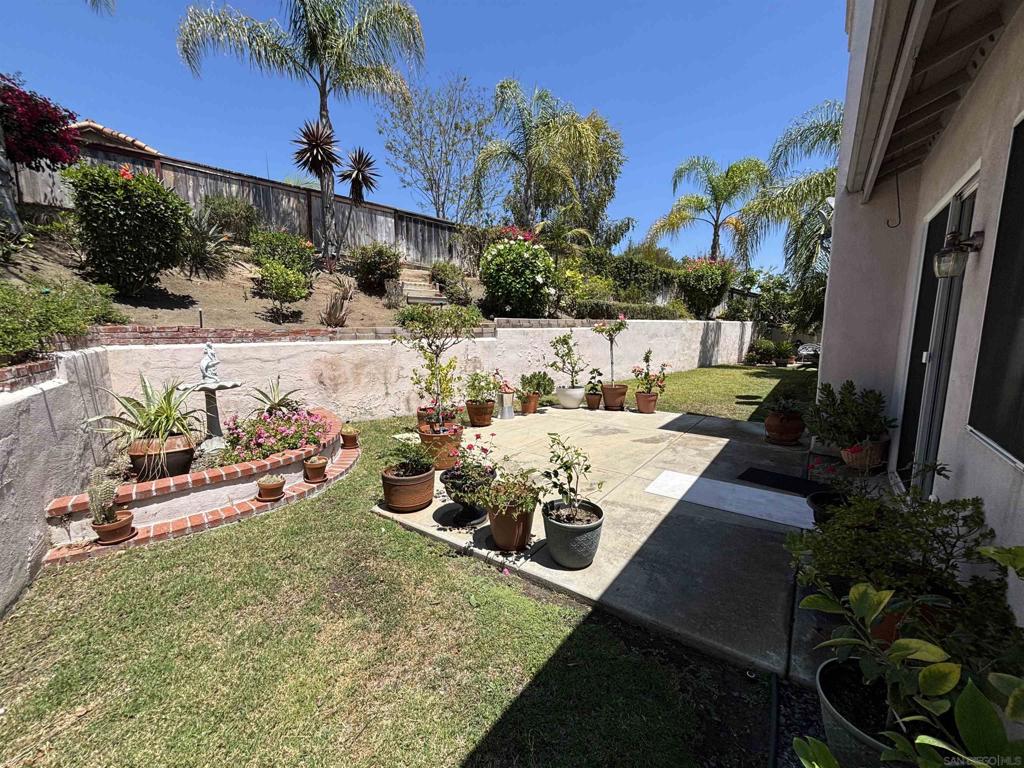653 Cantara Ln Property Photo 31