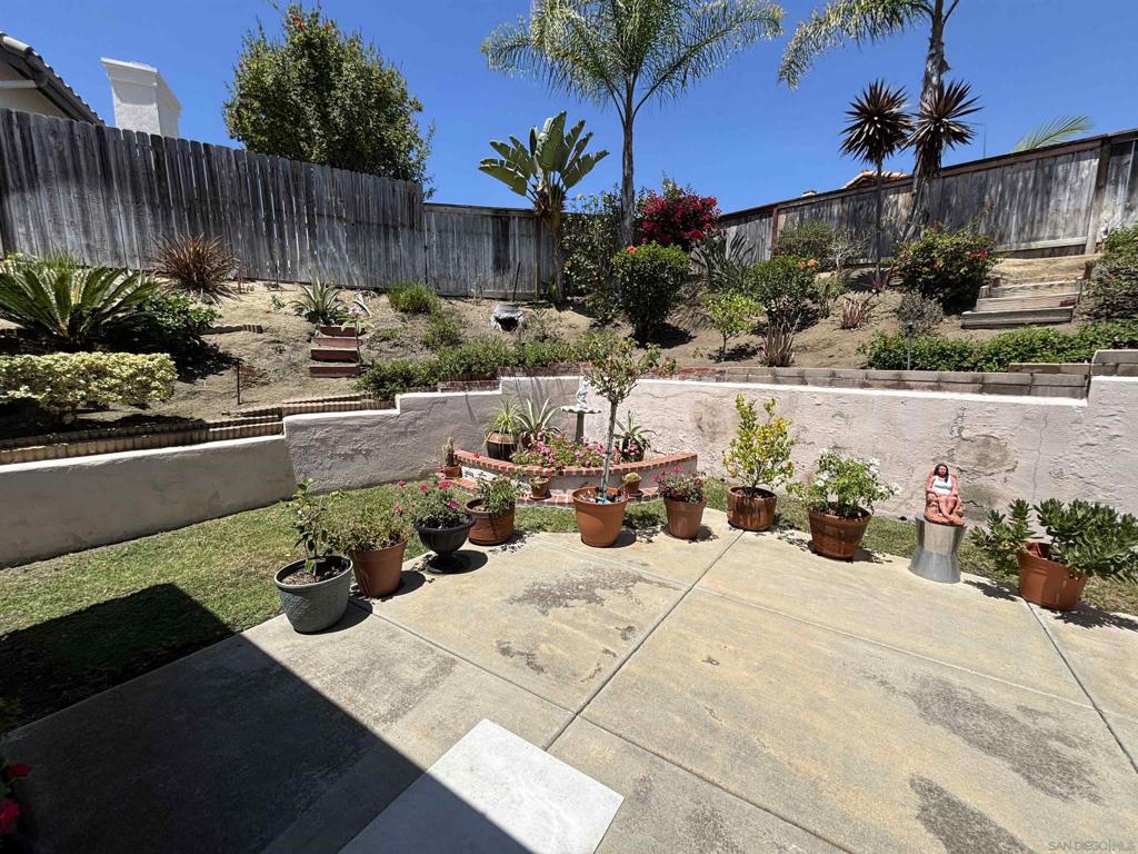 653 Cantara Ln Property Photo 32