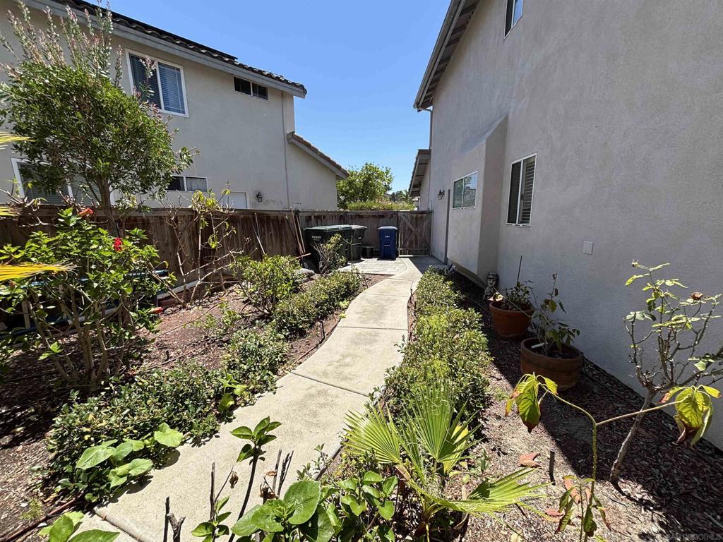 653 Cantara Ln Property Photo 37
