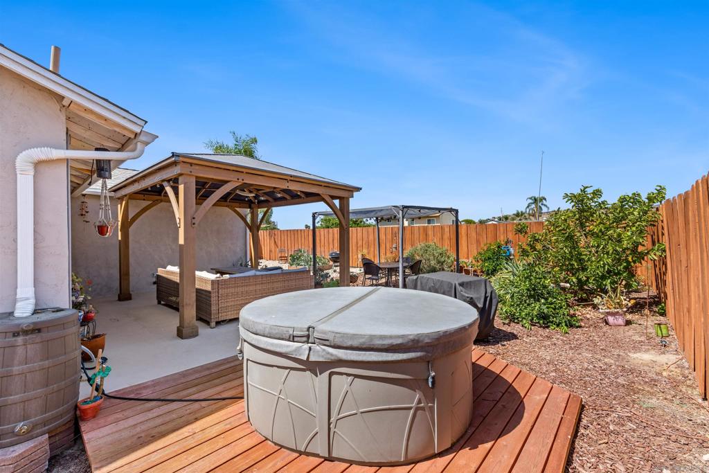 10056 Woodpark Property Photo 25
