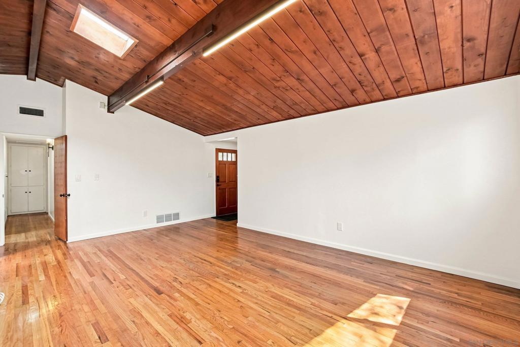 4952 Fir St Property Photo 6