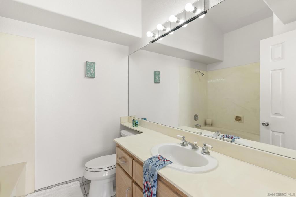 221 Donax Ave 4 Property Photo 28