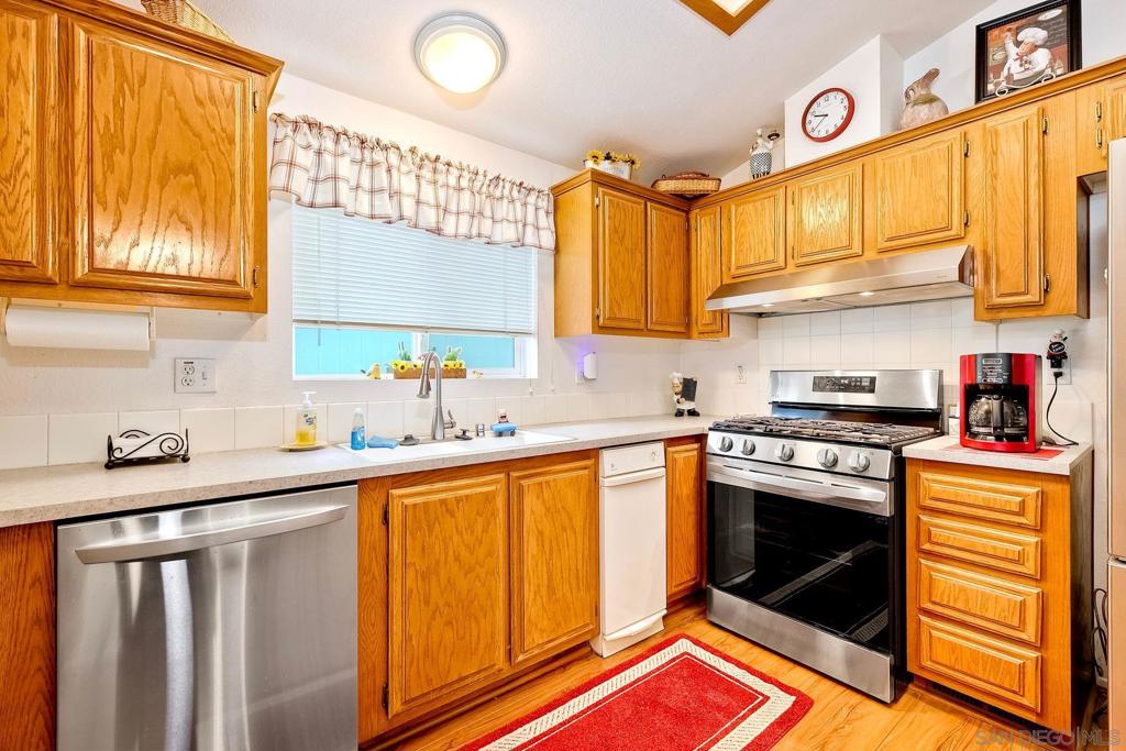 15935 Spring Oaks Road 30 Property Photo 11