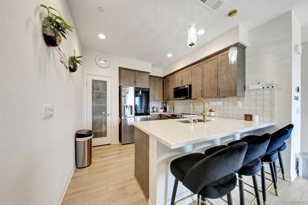 2708 Juniper Berry Property Photo 4