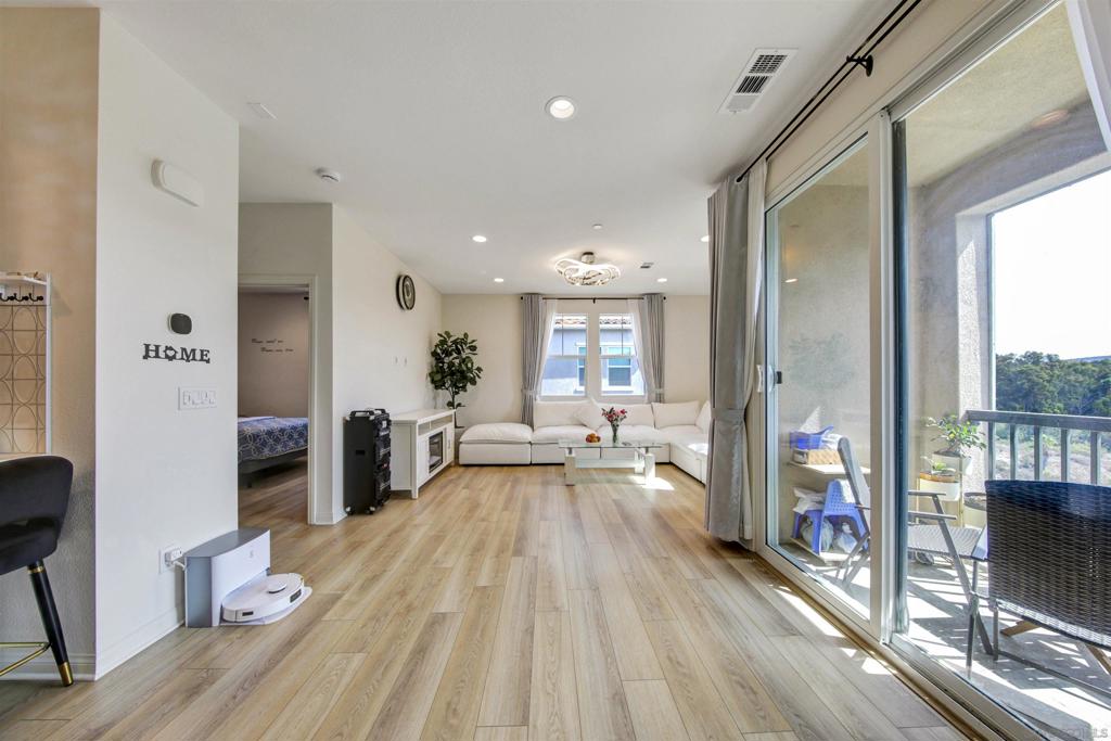 2708 Juniper Berry Property Photo 8