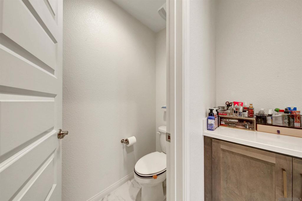 2708 Juniper Berry Property Photo 28
