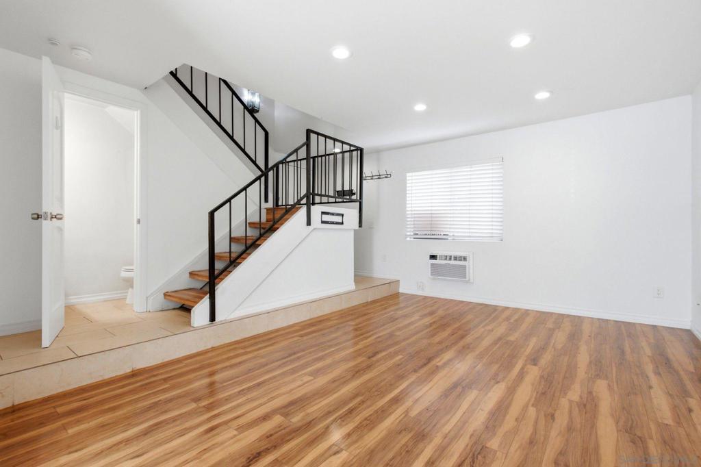 7940 Mission Center Ct H Property Photo 4