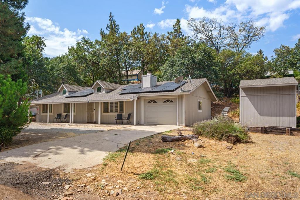 3004 Pine Crest Property Photo 2