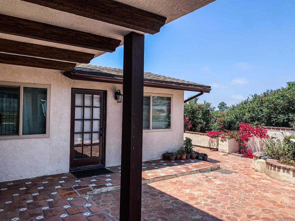 1286 Otono St Property Photo 3