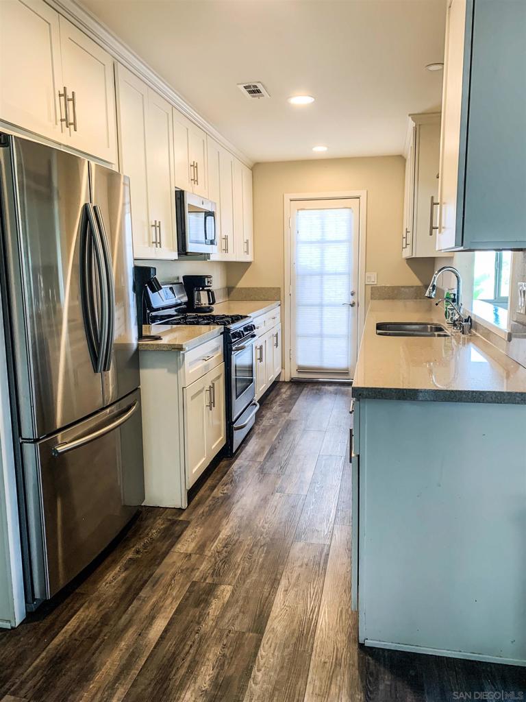 1286 Otono St Property Photo 8