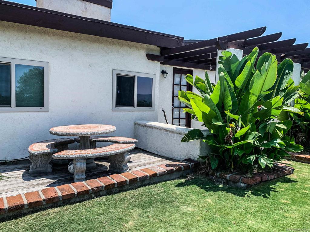 1286 Otono St Property Photo 31
