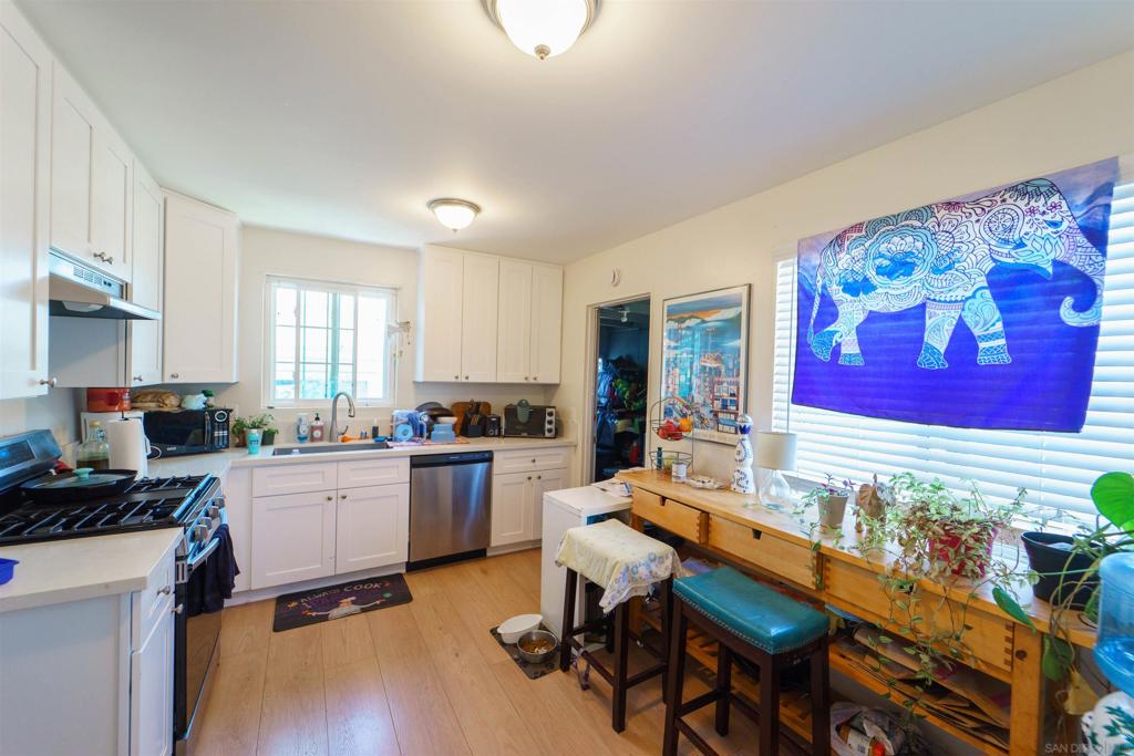 7453 55 Fulton St Property Photo 3