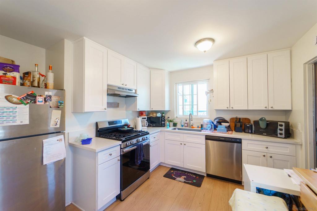 7453 55 Fulton St Property Photo 10