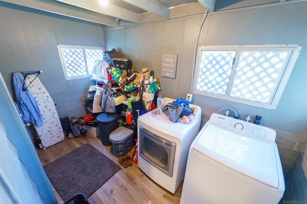 7453 55 Fulton St Property Photo 11