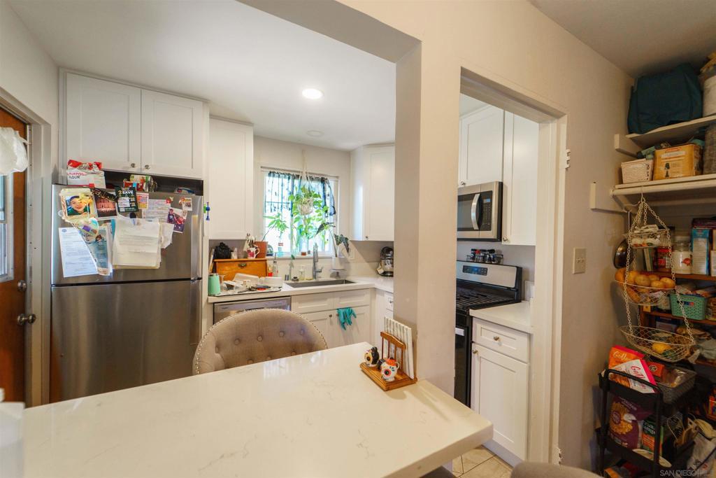 7453 55 Fulton St Property Photo 14