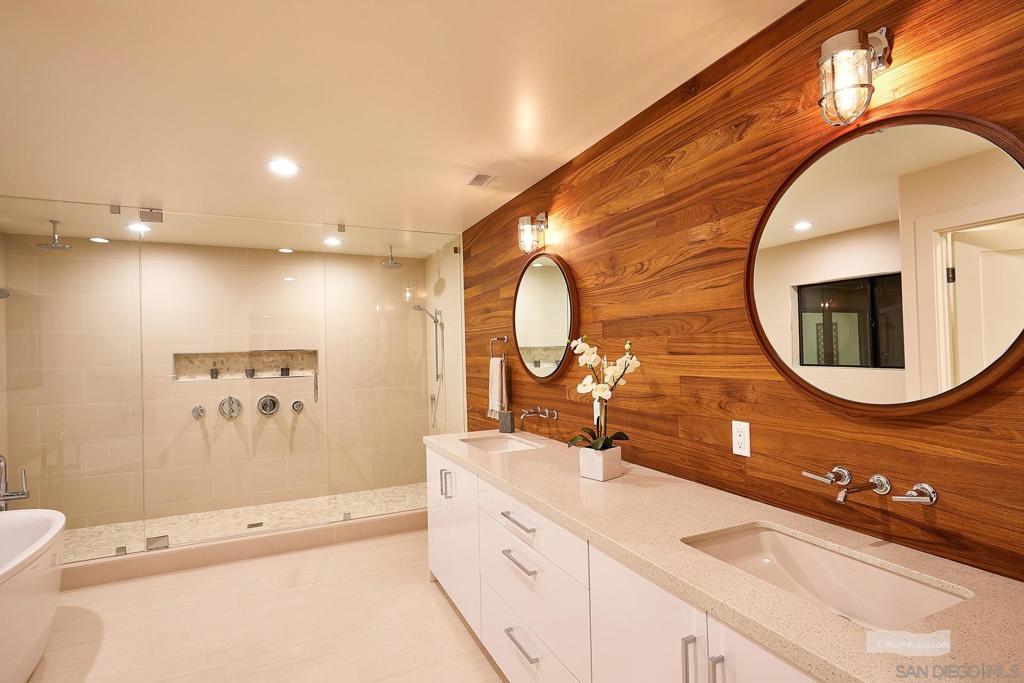 2641 Costebelle Property Photo 26