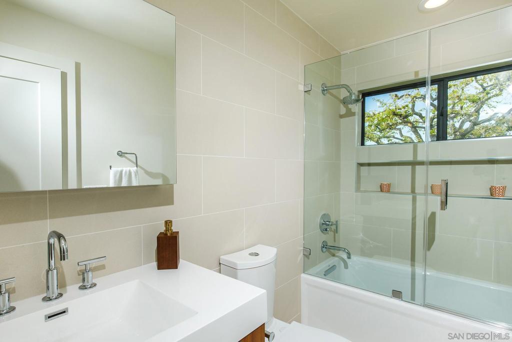 2641 Costebelle Property Photo 36