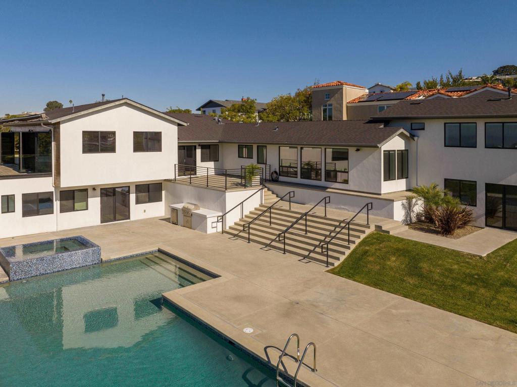 2641 Costebelle Property Photo 45