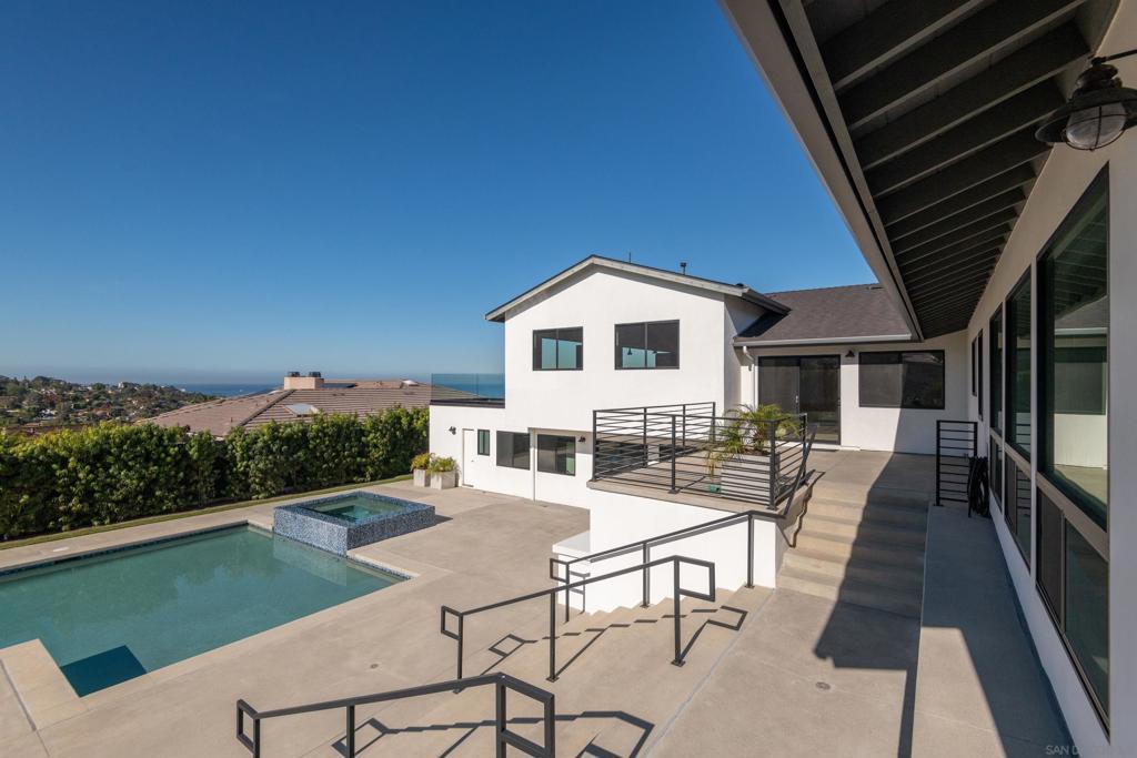 2641 Costebelle Property Photo 48