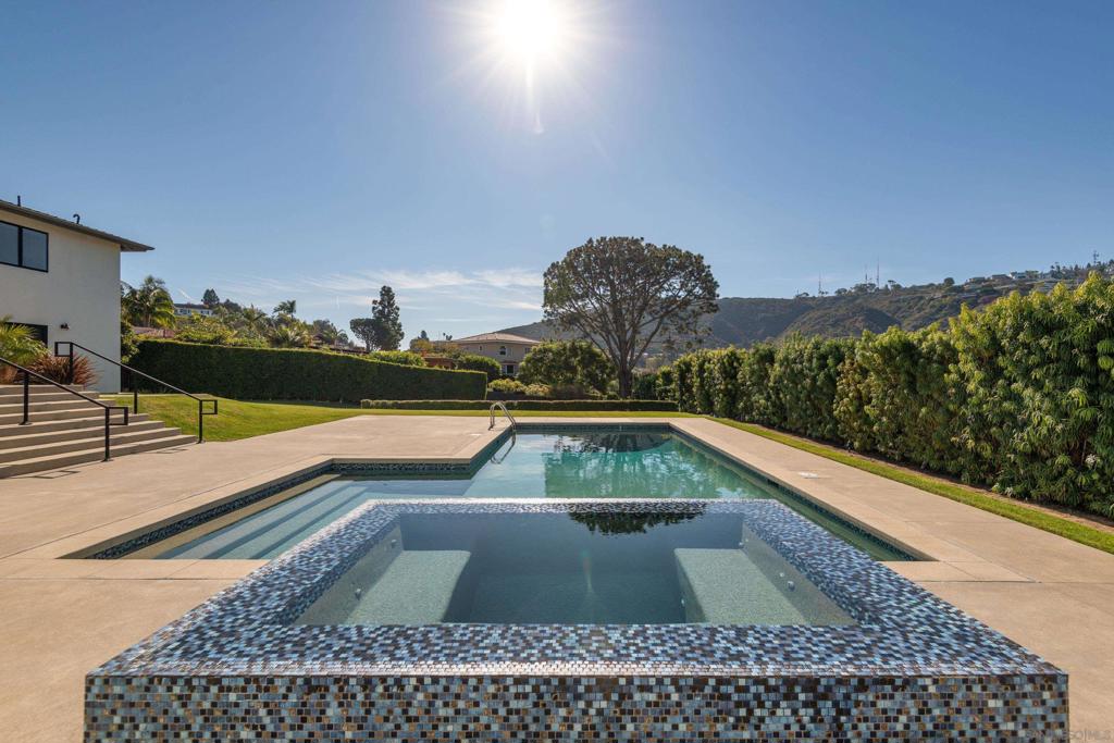 2641 Costebelle Property Photo 50