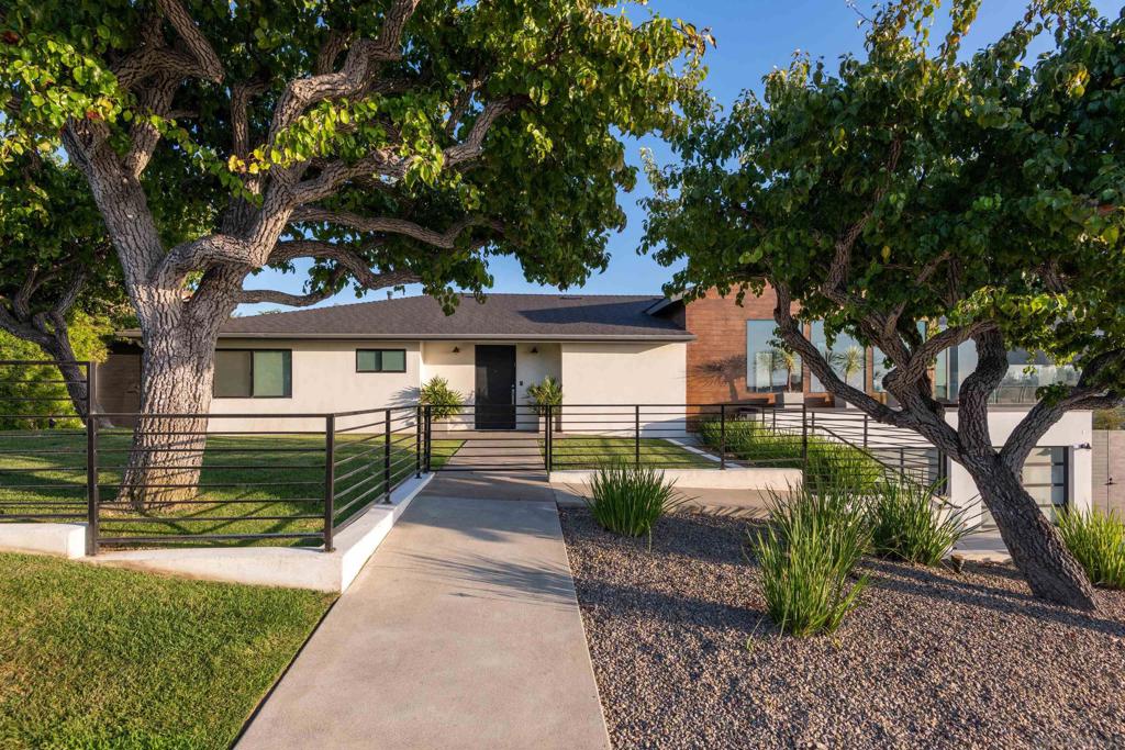 2641 Costebelle Property Photo 56