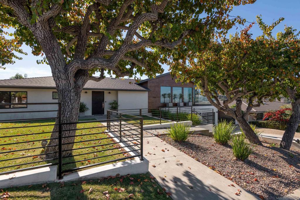 2641 Costebelle Property Photo 58