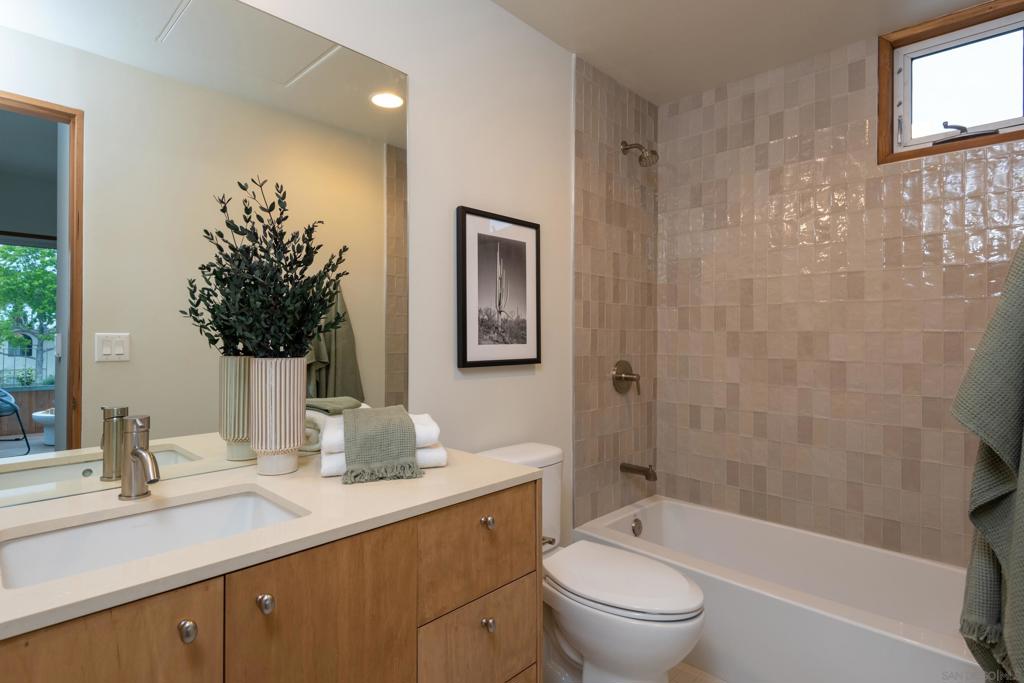 3760 66 Pershing Ave Property Photo 10