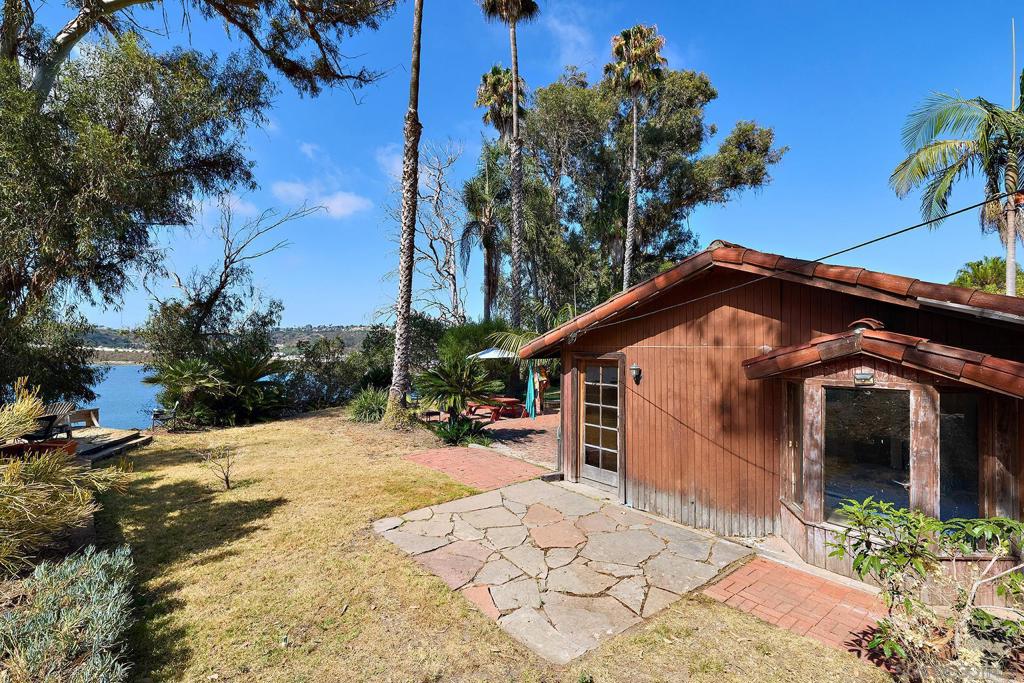 2081 Sheridan Property Photo 19