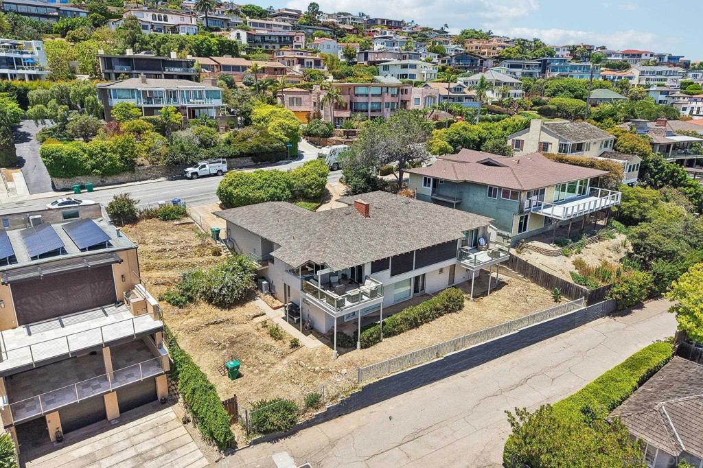 827 Rosecrans St Property Photo 41