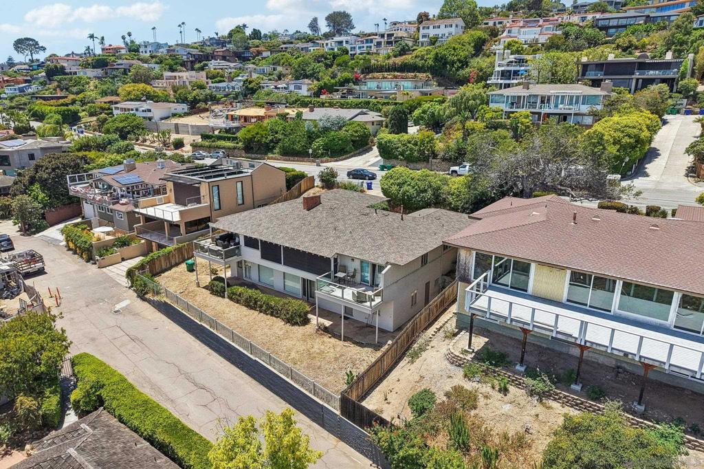827 Rosecrans St Property Photo 42