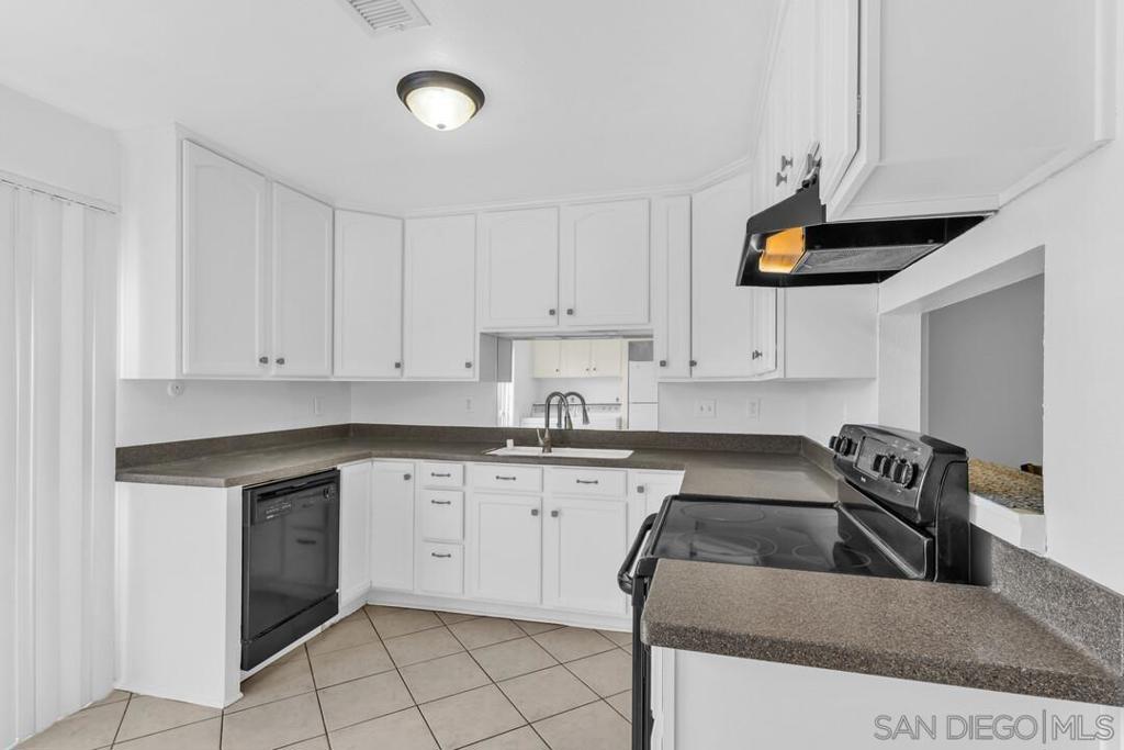 888 Cherrywood Way Unit 3 Property Photo 3