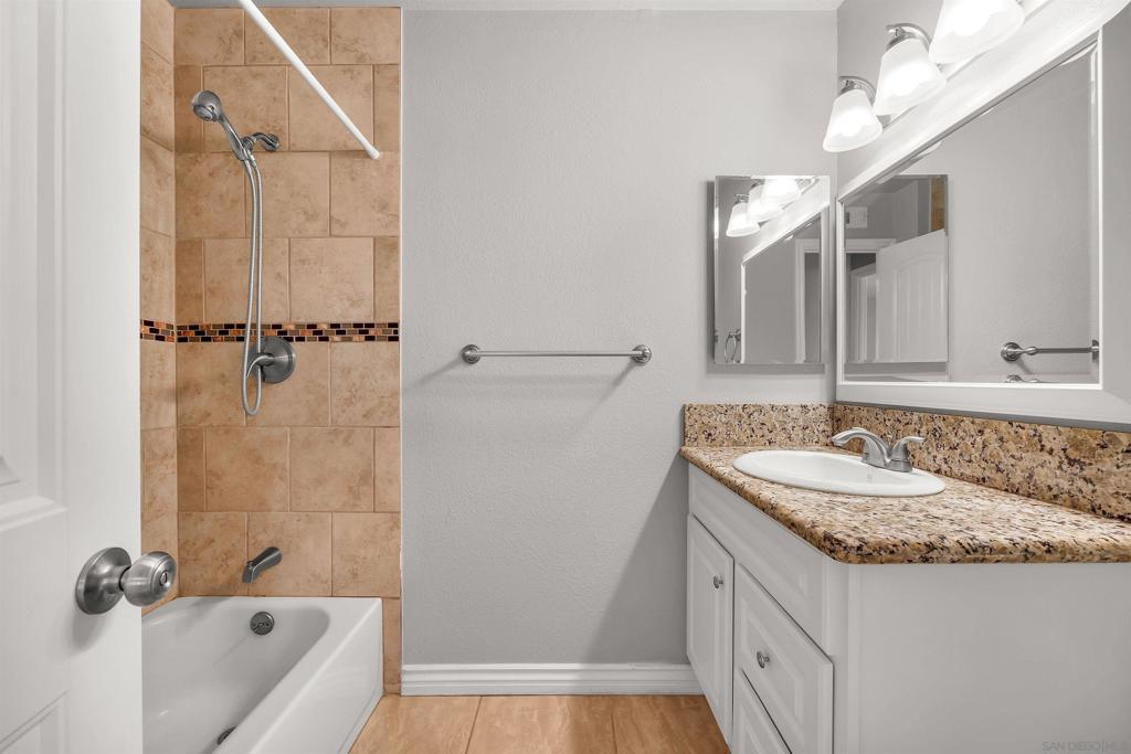2421 S Barcelona Property Photo 18