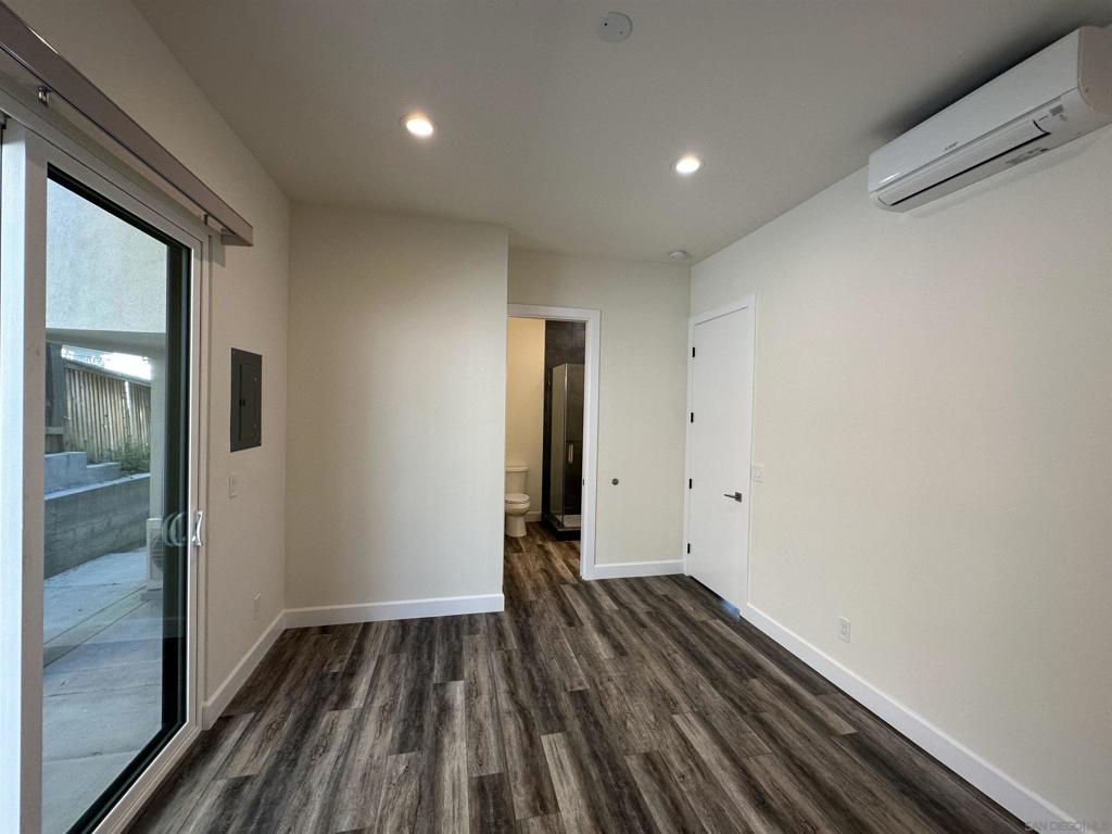 426 Sloane Ave Property Photo 12